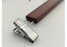 Прищіпка джинсова з дерев`яною, лакованою планкой на 31 см.(коричнева)